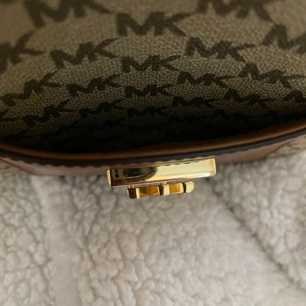 Michael Kors Mindy Backpack - Picture 5 of 8